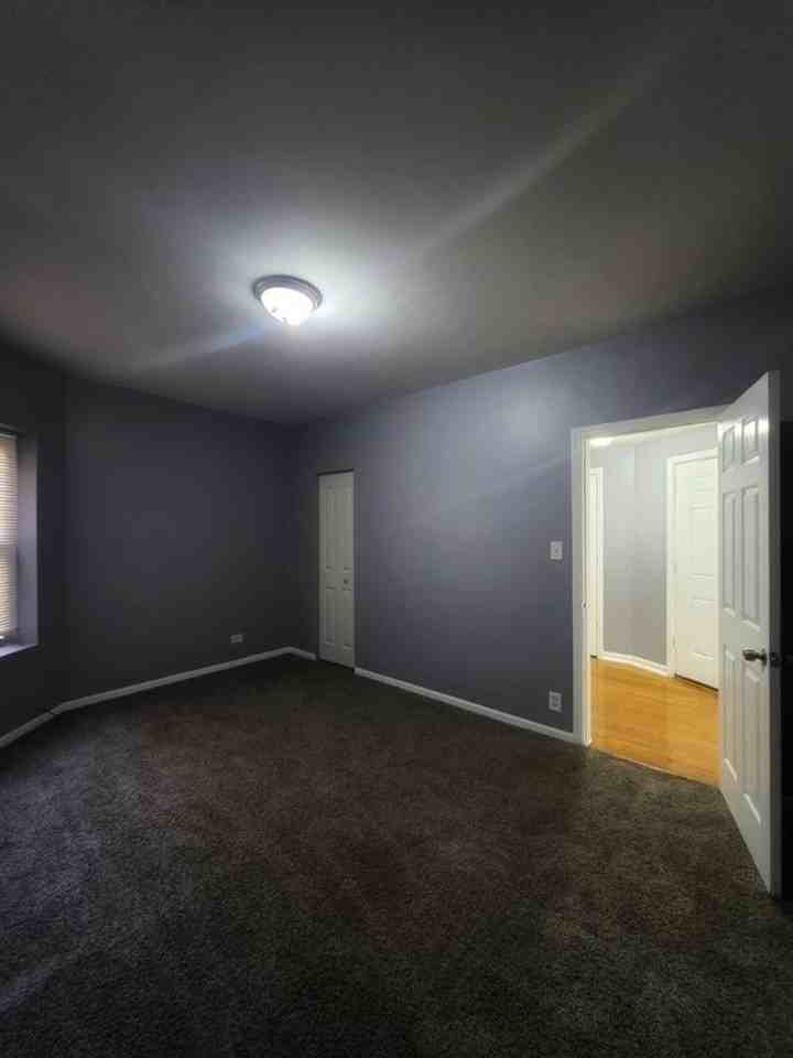 7927 S Essex - Photo 7 of 36