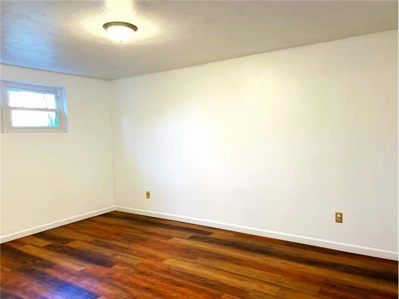 10 Highview Cir #9 - Photo 5 of 7