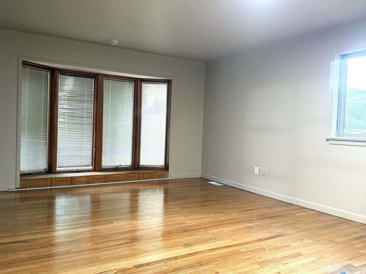 810 Manresa Ln - Photo 5 of 15