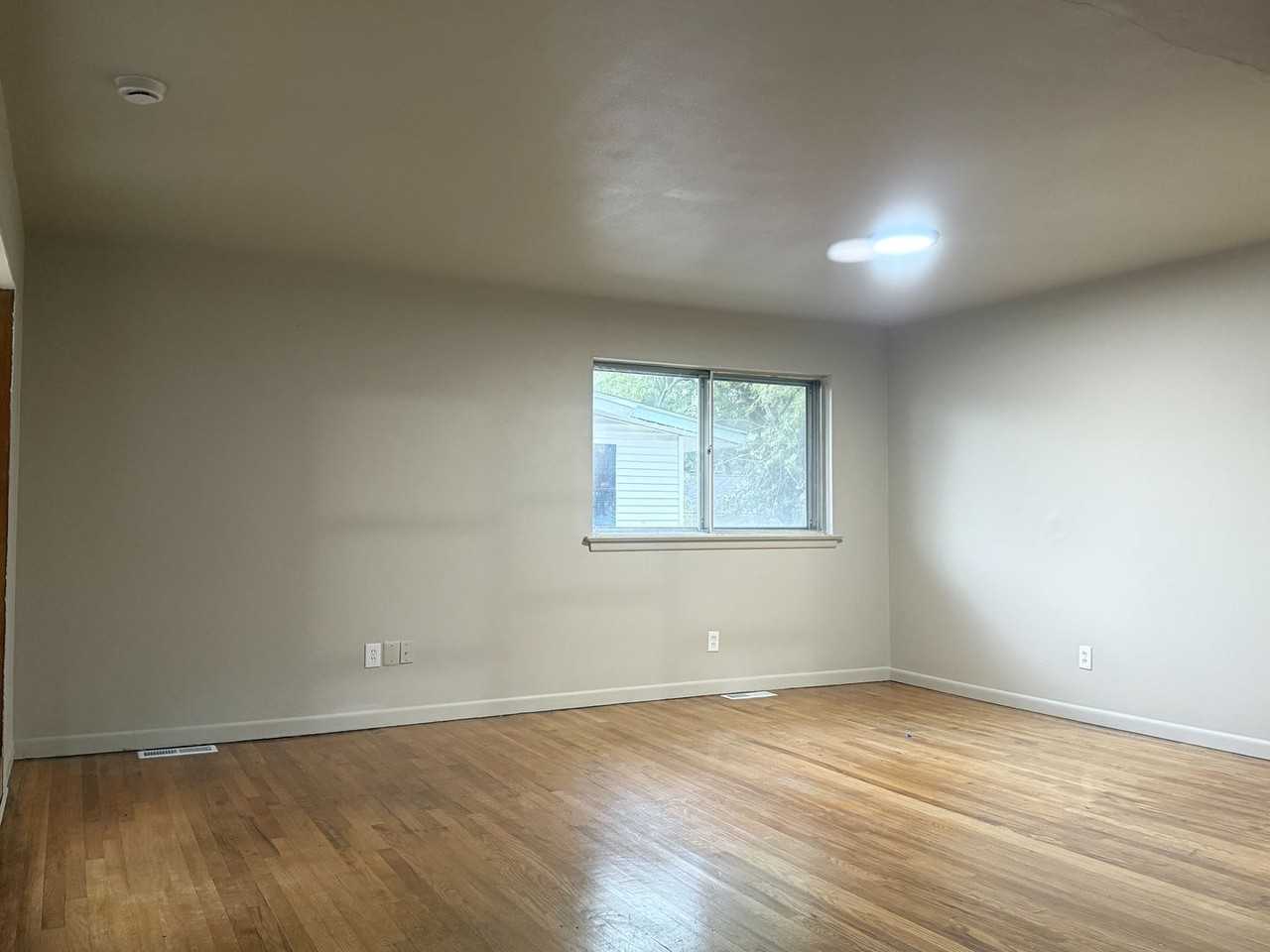 810 Manresa Ln - Photo 6 of 15