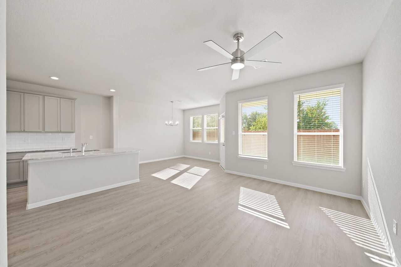 839 Red Oakland Dr - Photo 2 of 14