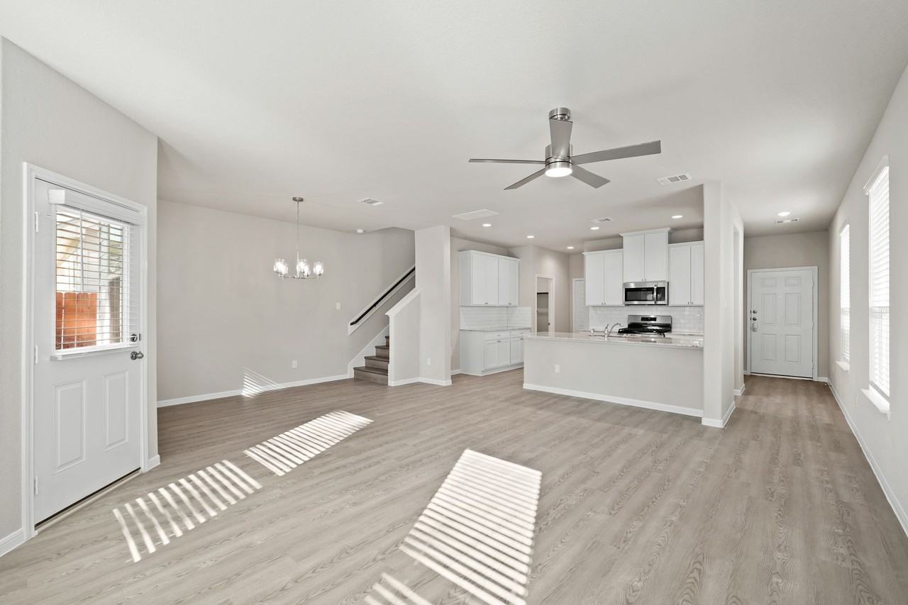 835 Red Oakland Dr - Photo 3 of 17