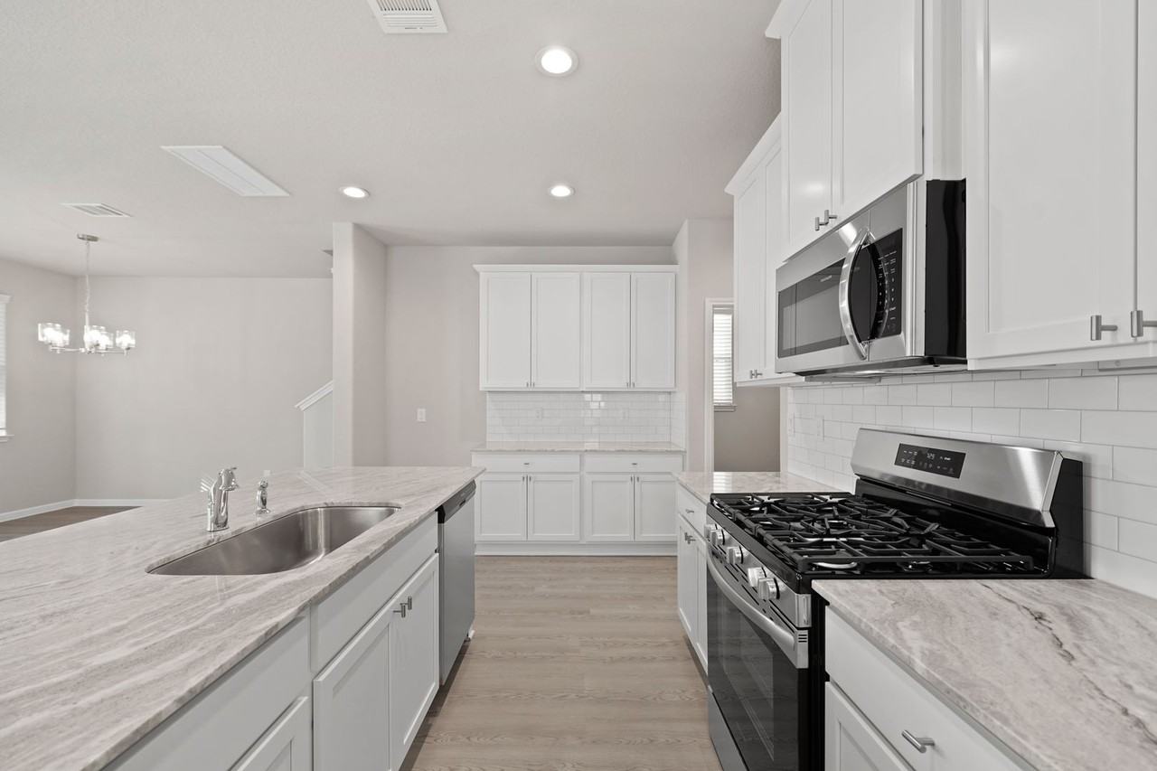 835 Red Oakland Dr - Photo 4 of 17