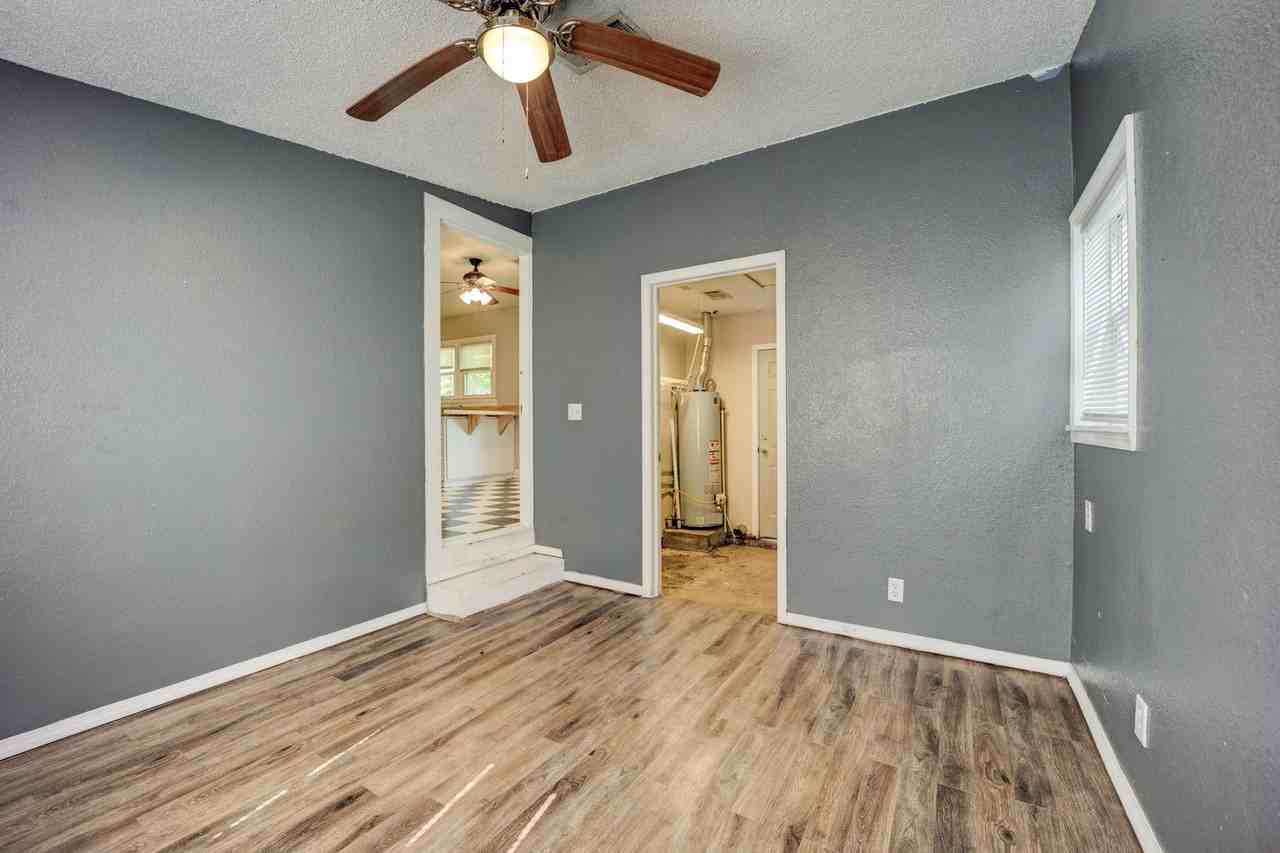 604 N 32nd St - Photo 4 of 21