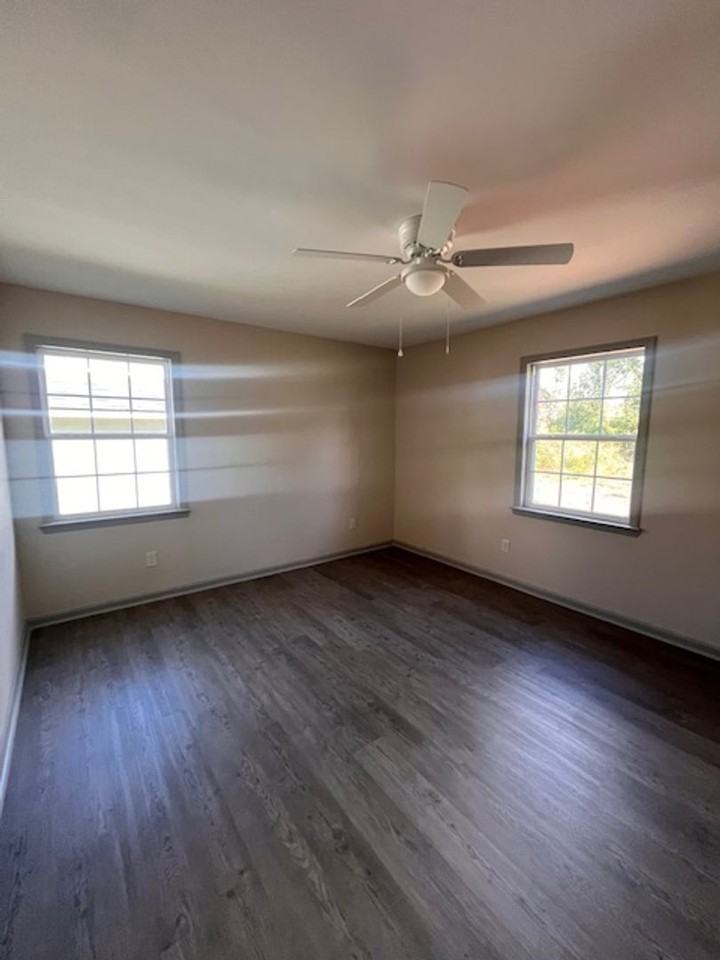 1305 Baymeadows Dr - Photo 2 of 10