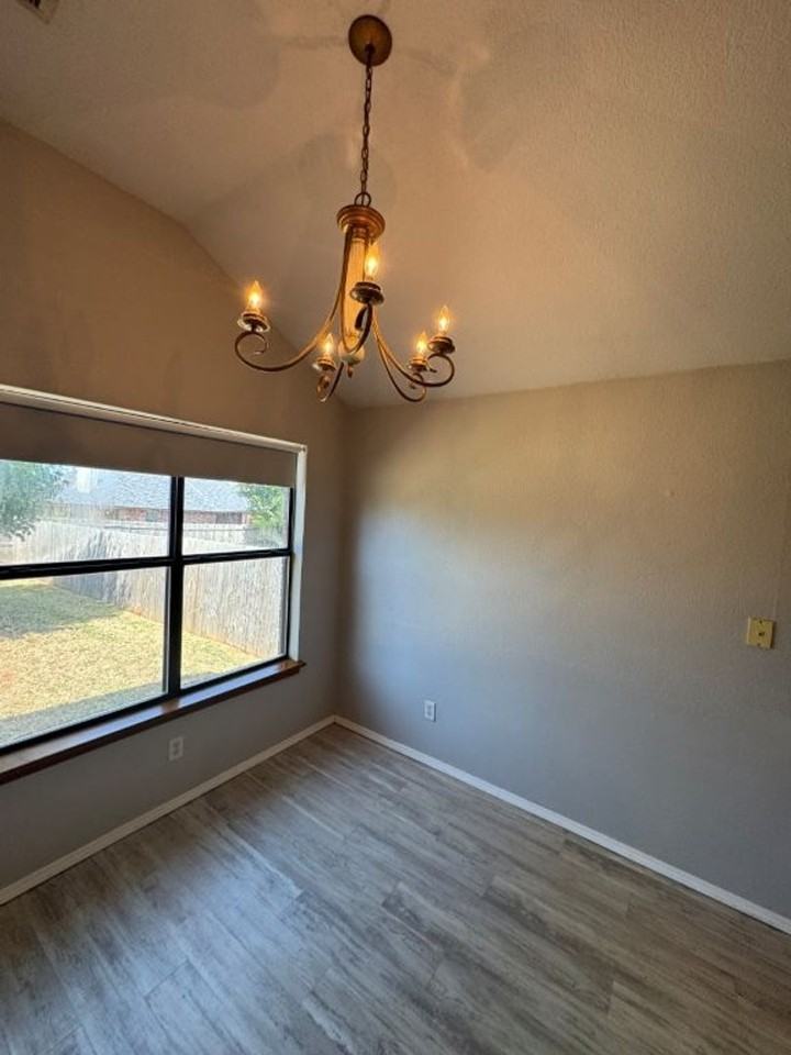 1912 Old Central Dr - Photo 4 of 14