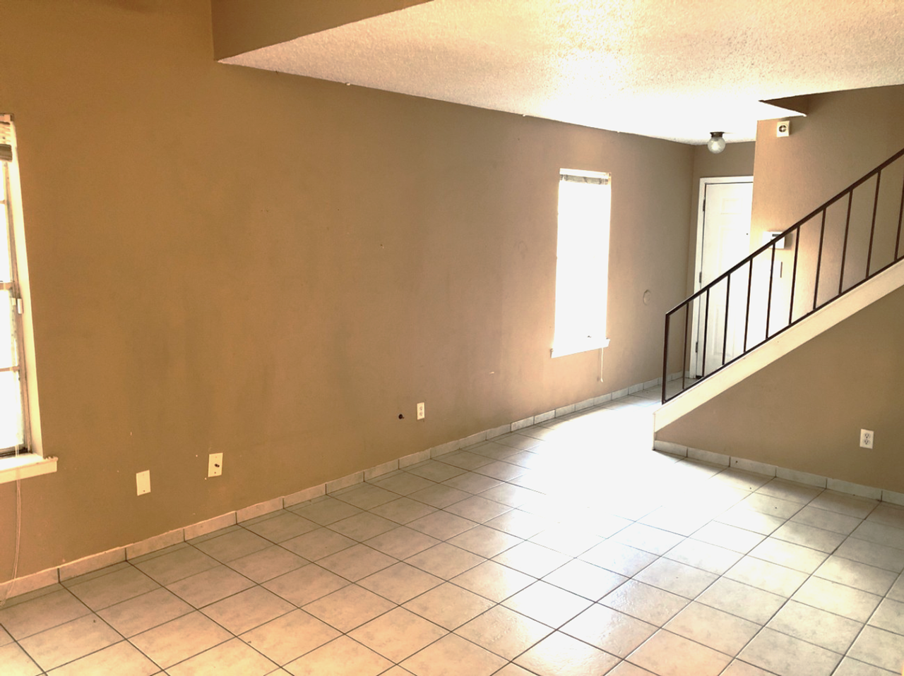 1203 Westway Cir - Photo 3 of 15