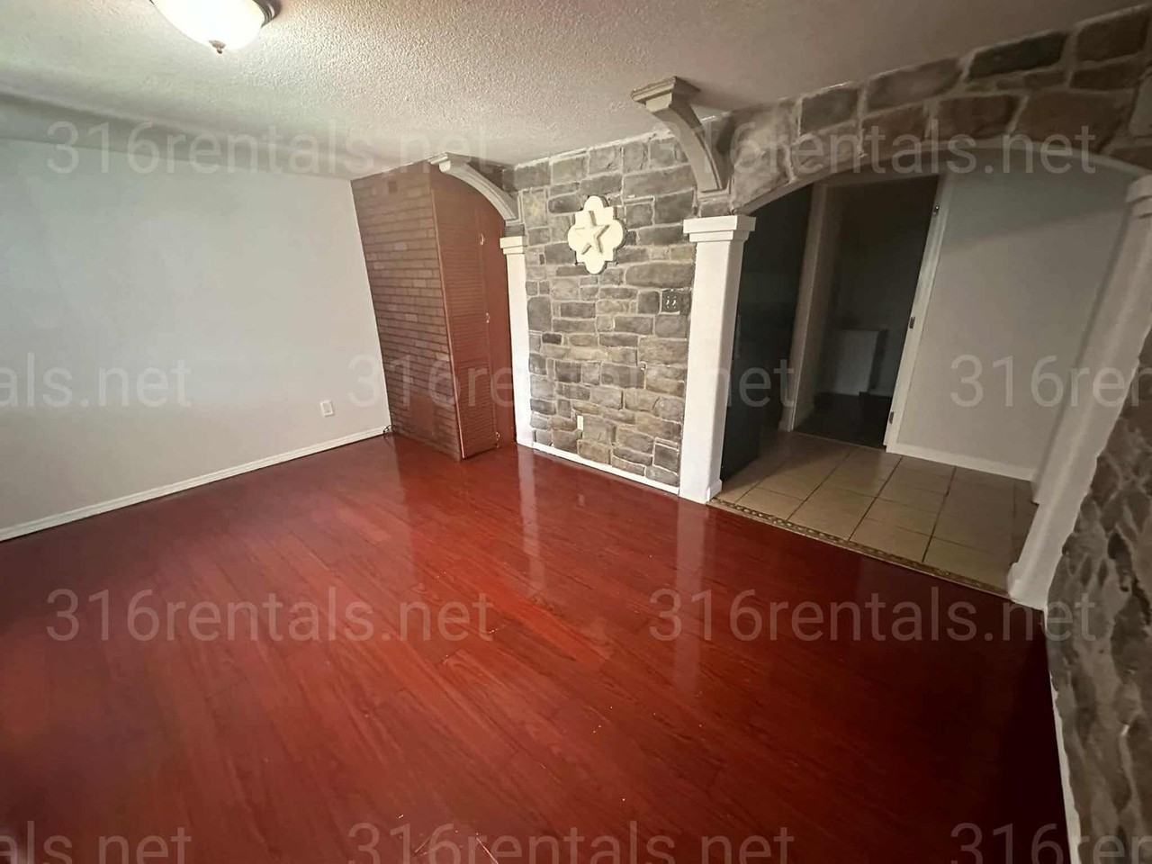 3352 N Park Pl - Photo 5 of 21