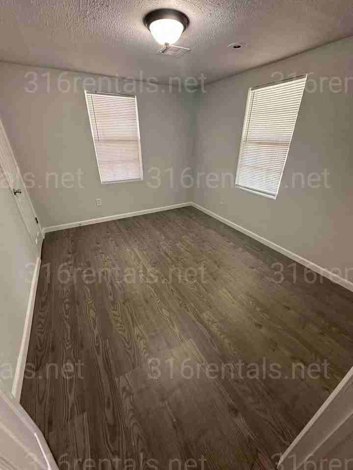 3352 N Park Pl - Photo 6 of 21