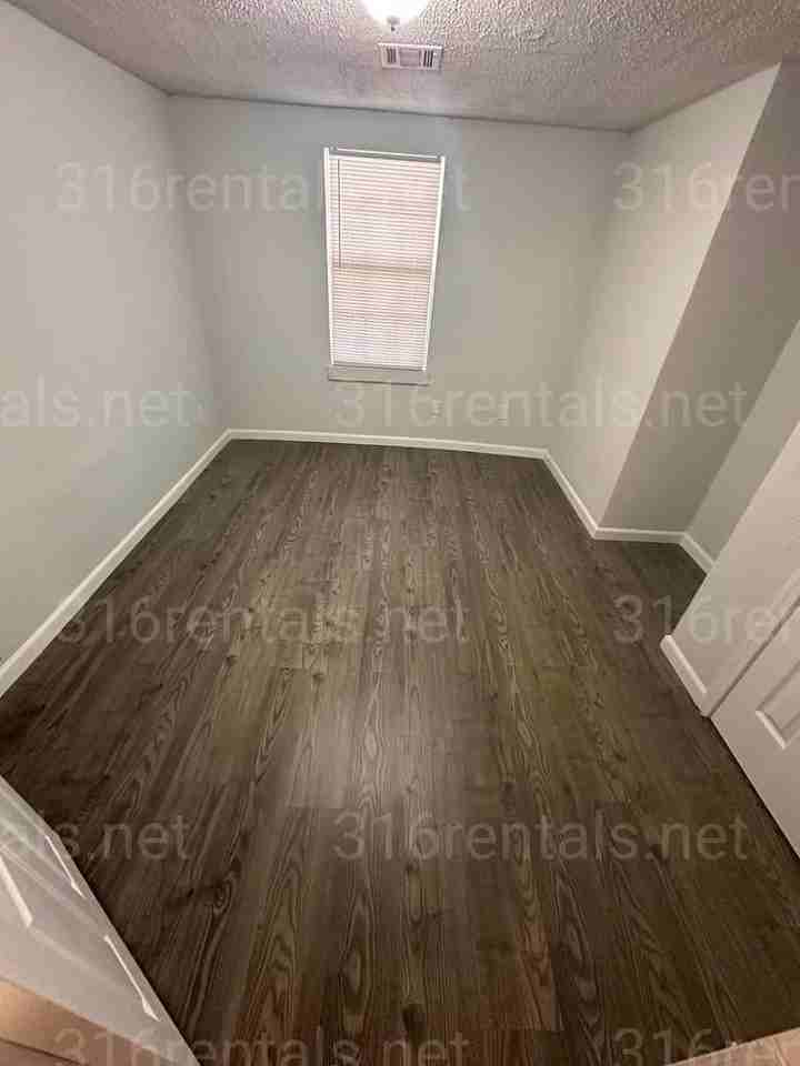 3352 N Park Pl - Photo 7 of 21