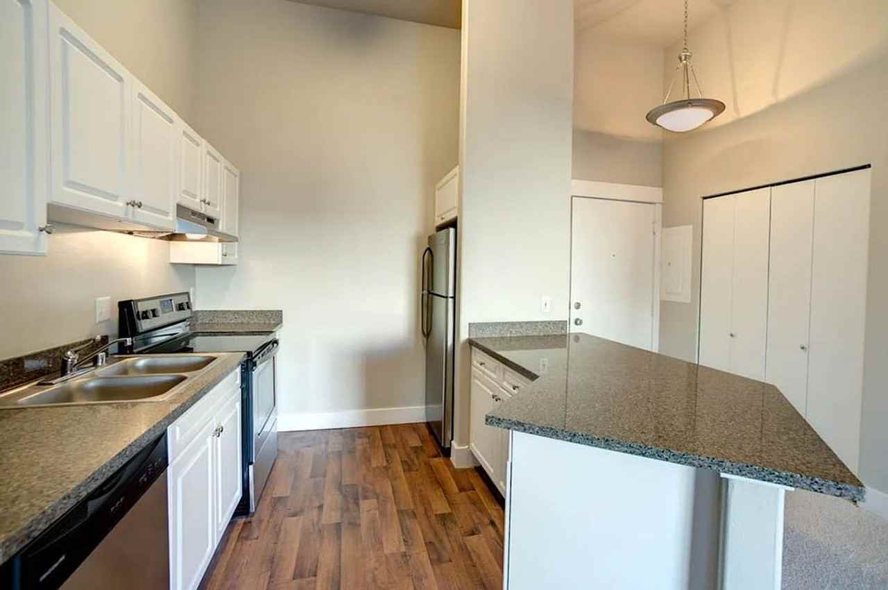 LC Park Place Apartments - Photo 5 of 6