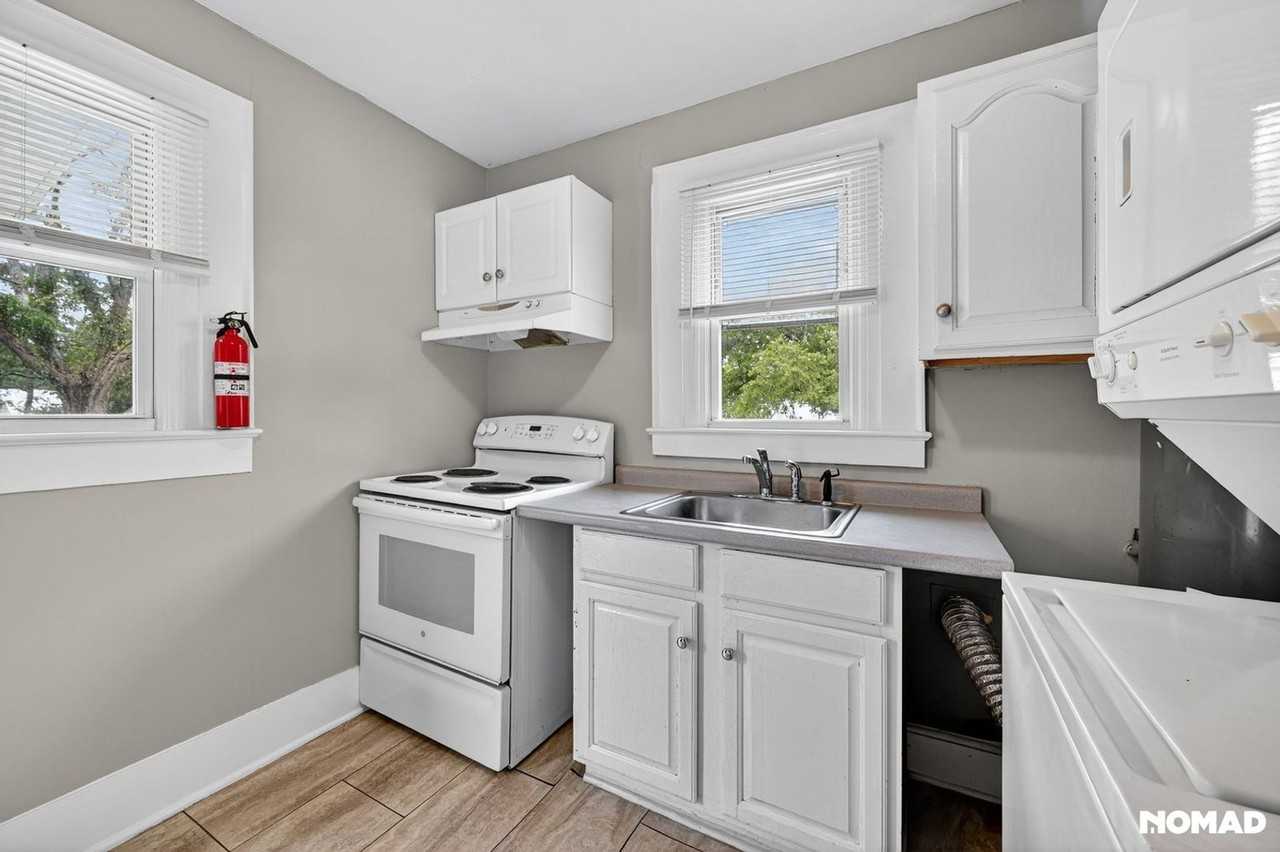 304 Marstellar Street - Photo 4 of 18