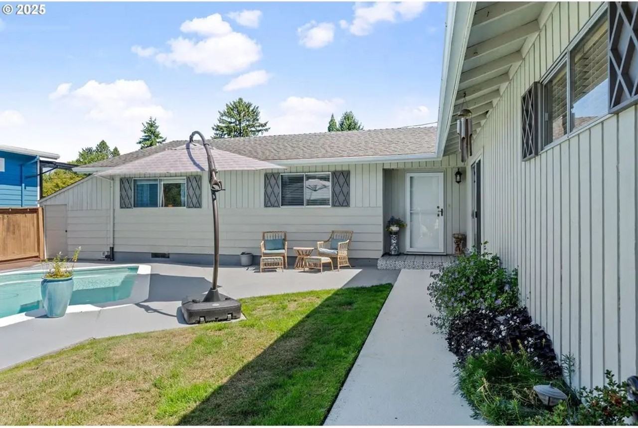 5490 Sw Elm Ave - Photo 2 of 25