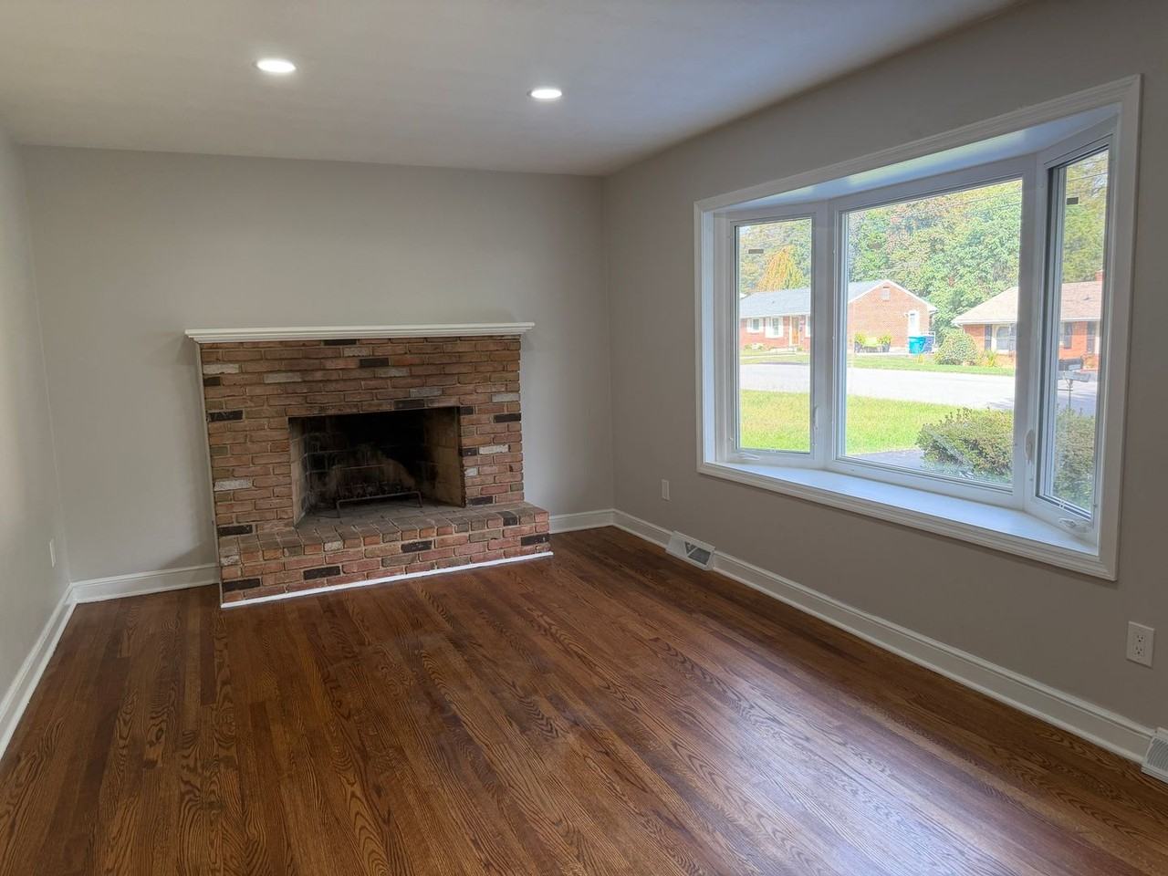 4928 Showalter Rd Nw - Photo 3 of 19