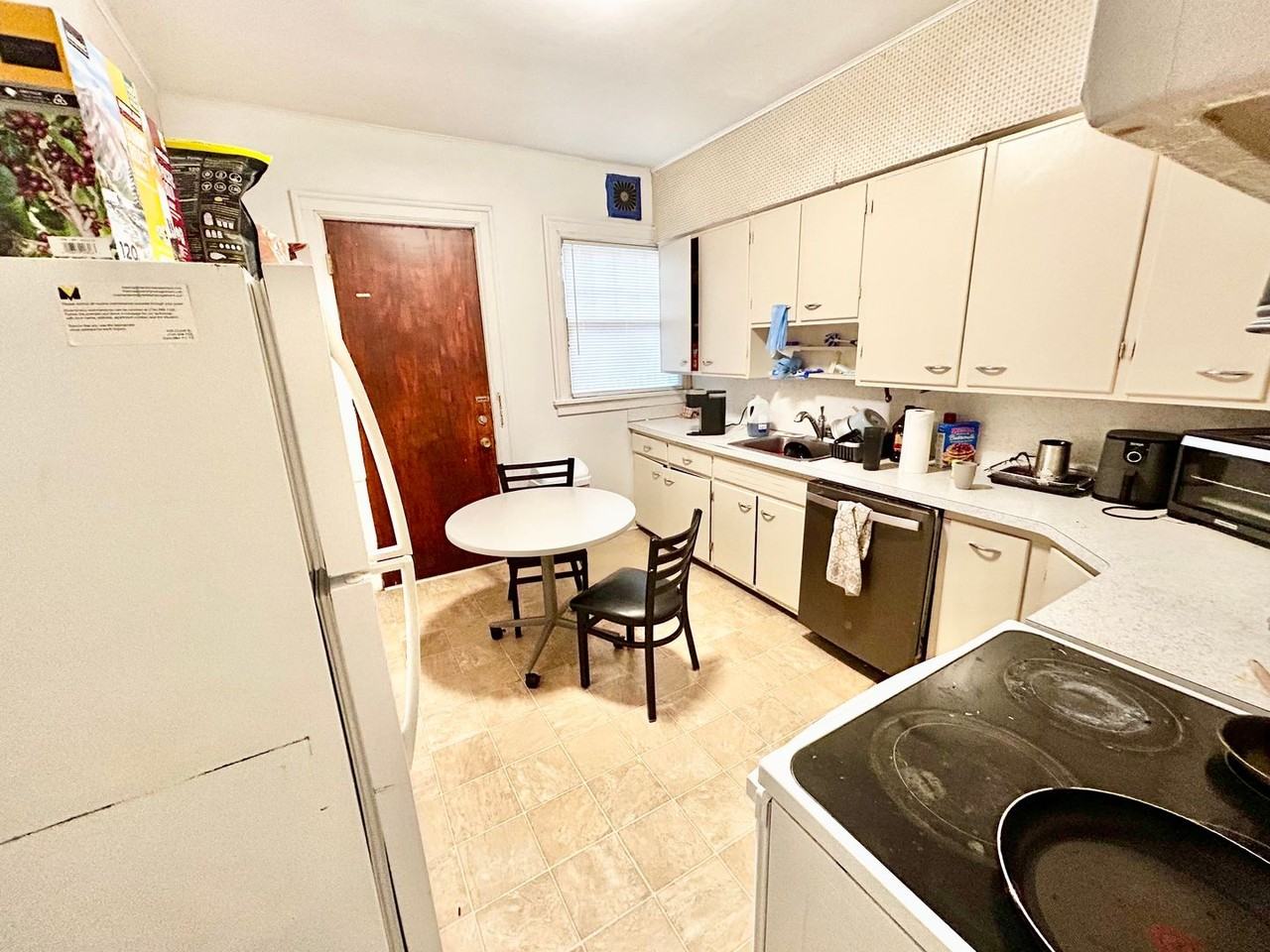 1039 Baldwin - Photo 5 of 38