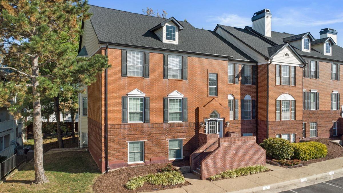 676 Gateway Dr Se ##805 - Photo 2 of 31