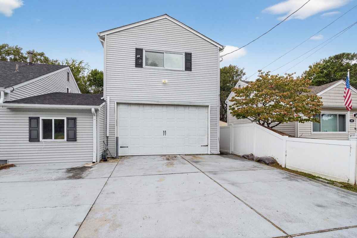 837 Romney Ln - Photo 2 of 20