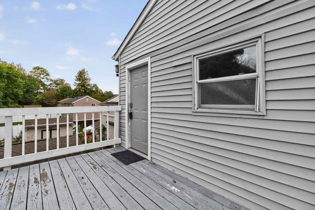 837 Romney Ln - Photo 3 of 20