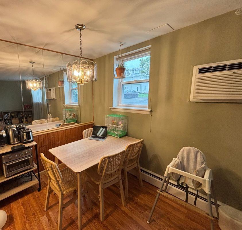 304 Regency Park Dr - Photo 2 of 9