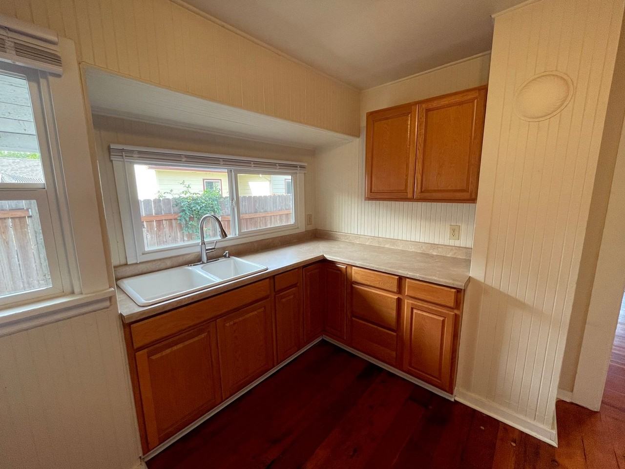 2406 N Russet St - Photo 6 of 19