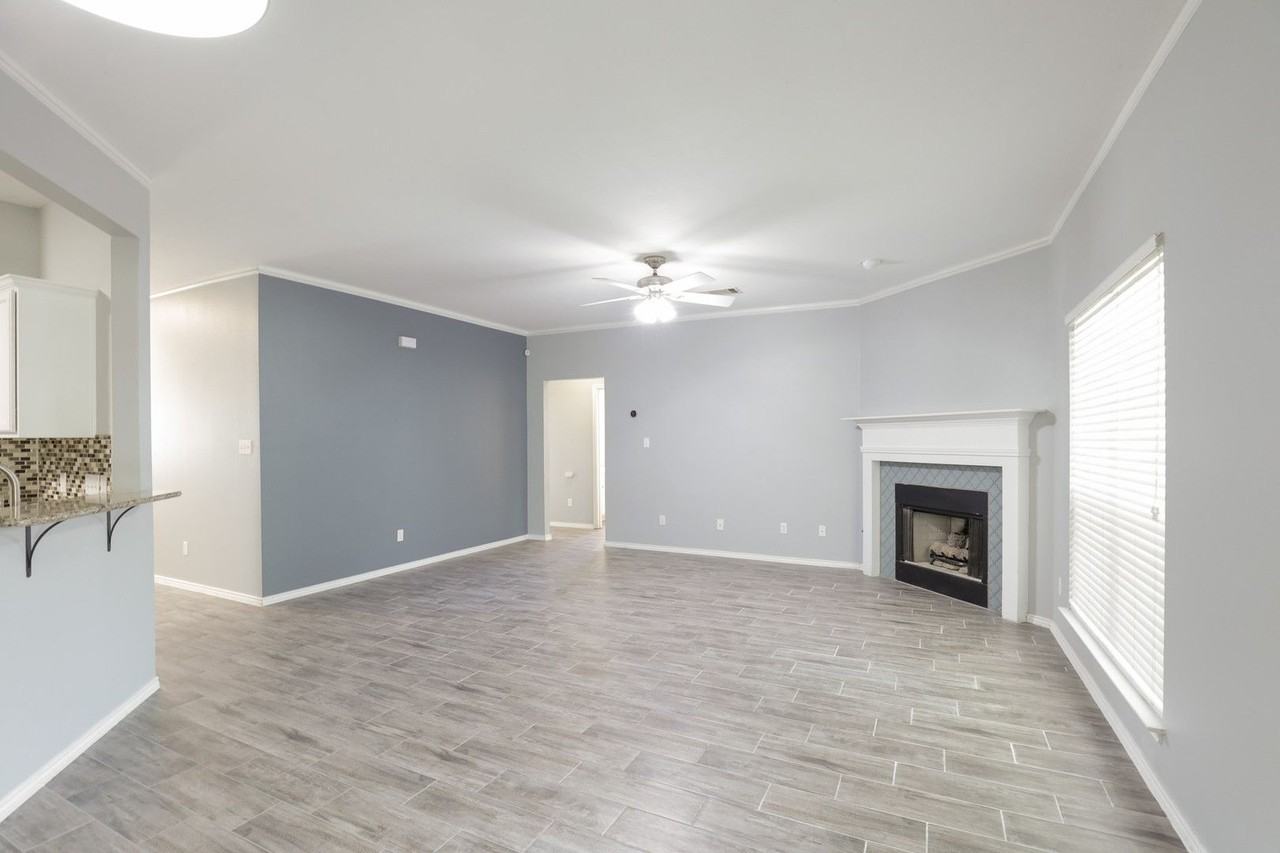 1707 Dublin Dr - Photo 4 of 38