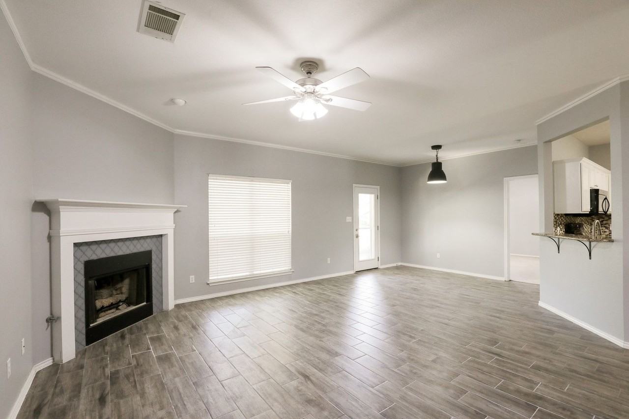 1707 Dublin Dr - Photo 6 of 38