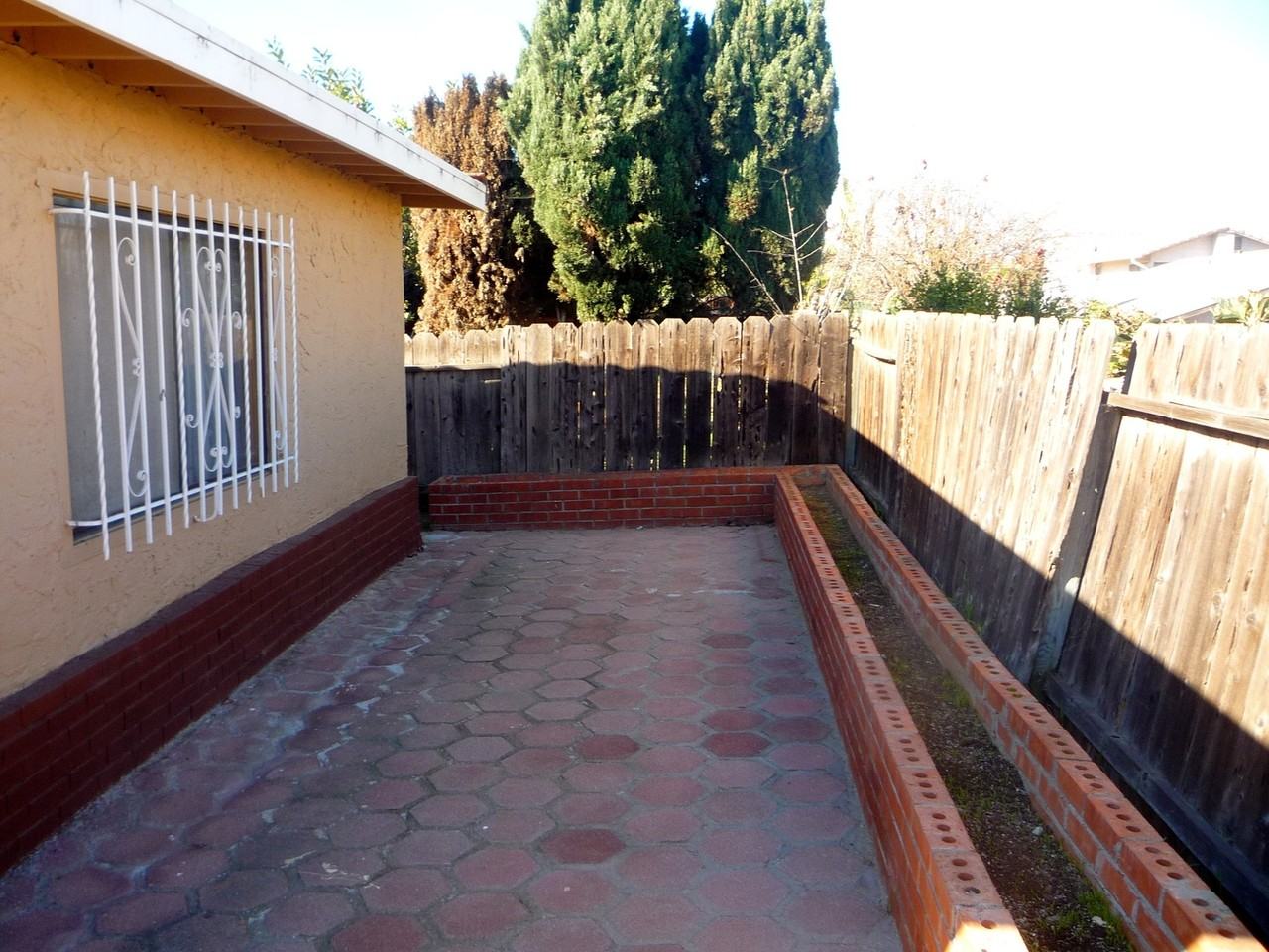 2042 Ilex Ave - Photo 2 of 13