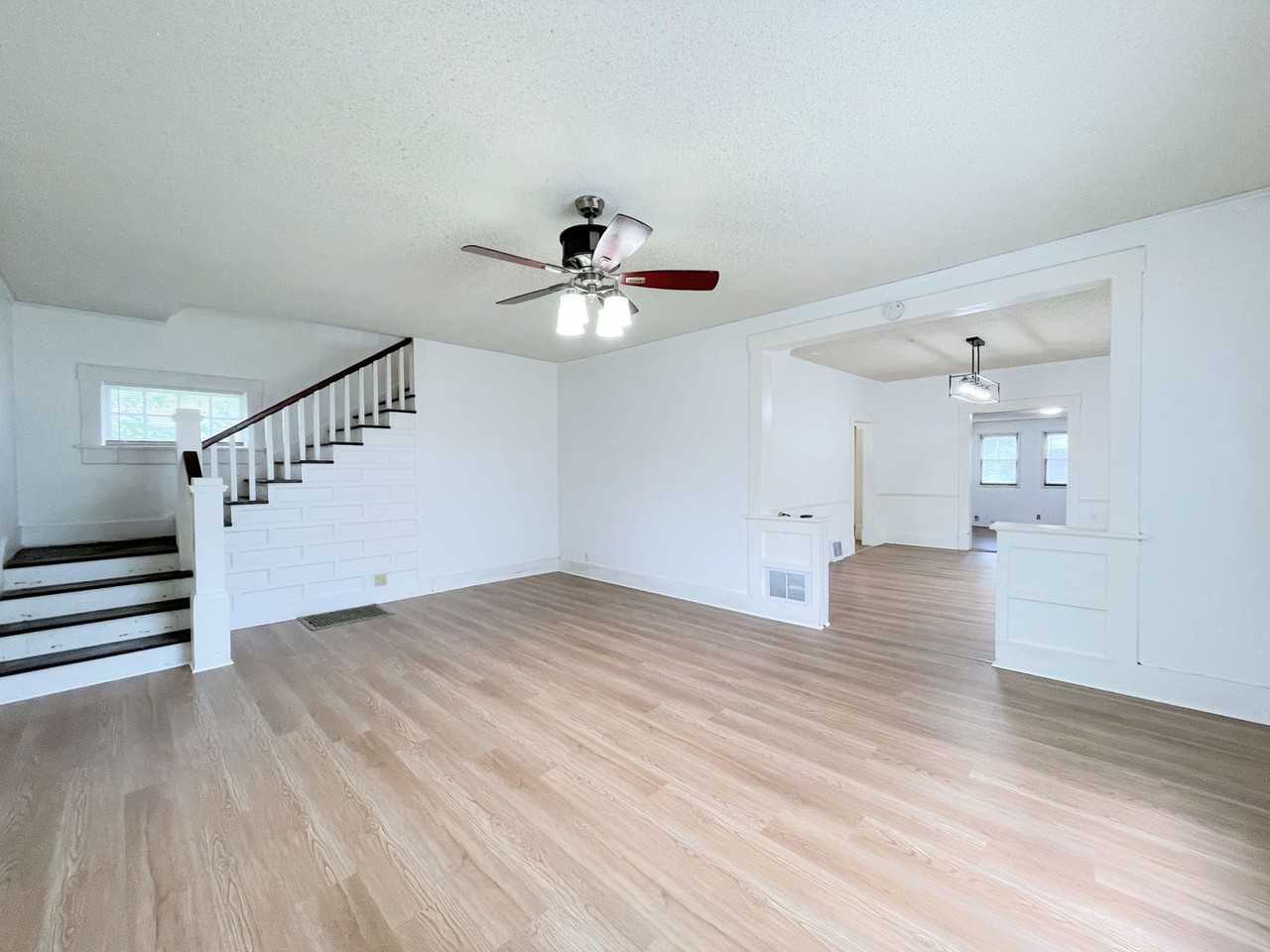 208 W 10th Ave - Photo 2 of 25