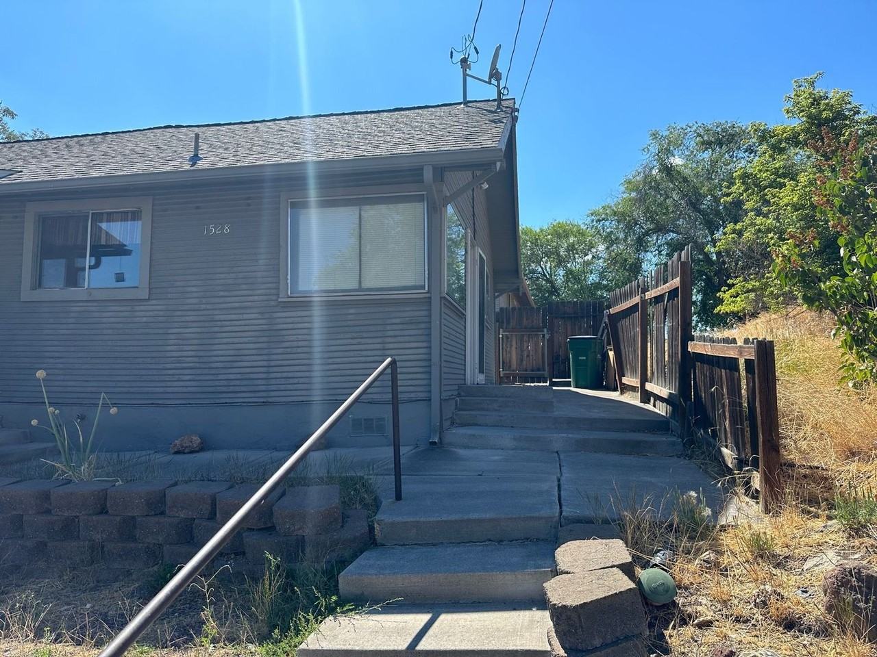 1528 Wilford Ave - Photo 3 of 11