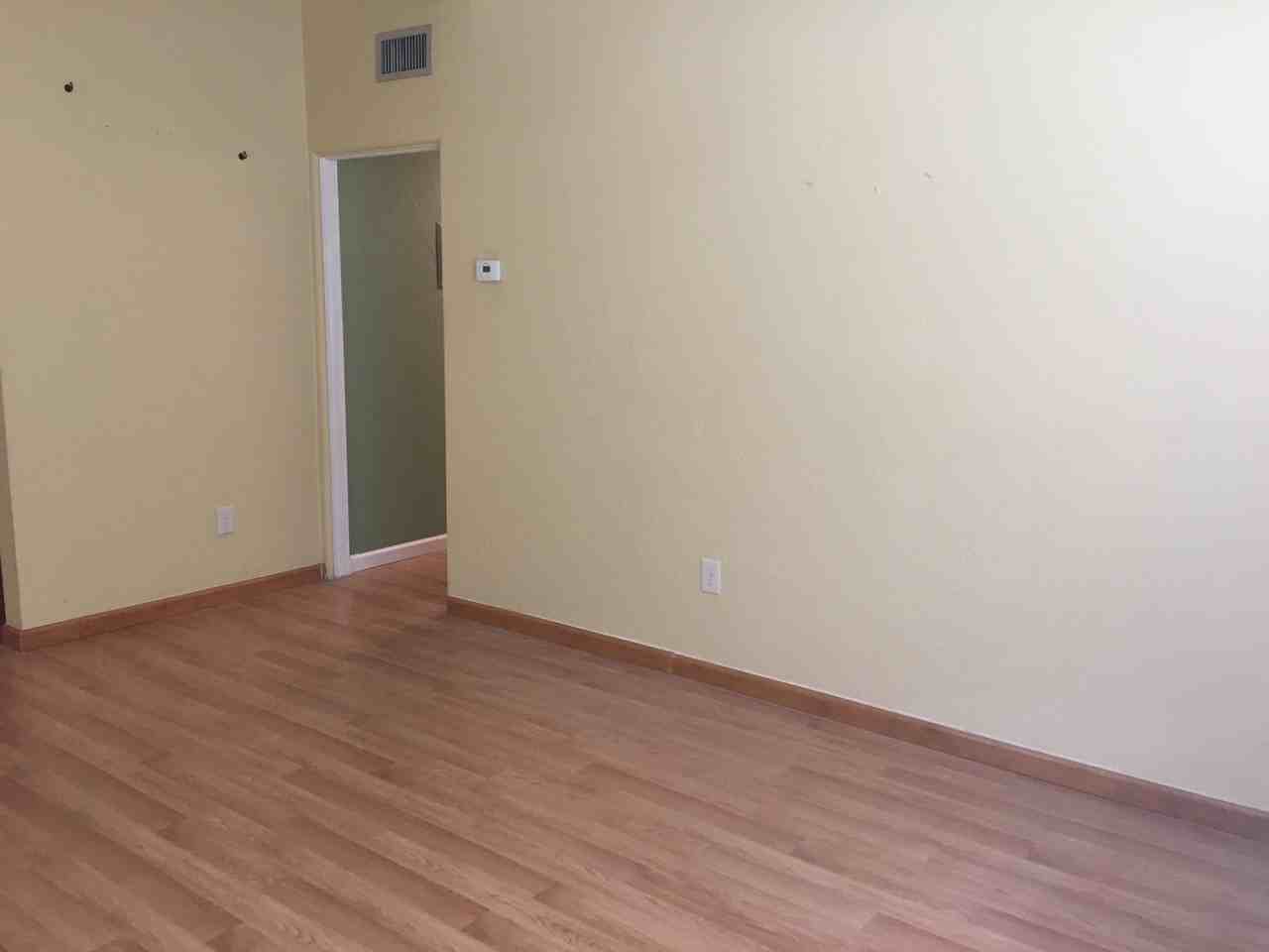 770 Baffie Ave - Photo 4 of 17