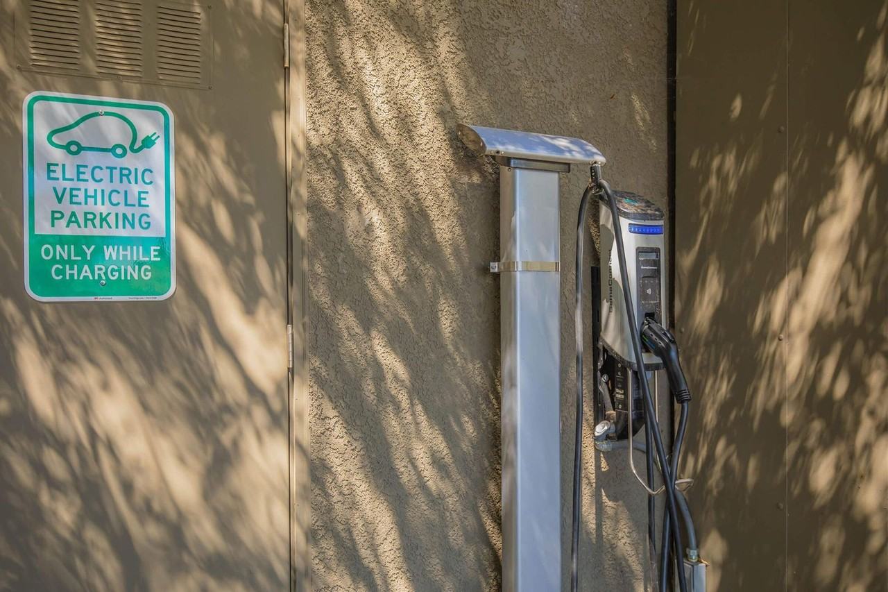 Vantage Pointe West - Photo 5 of 10