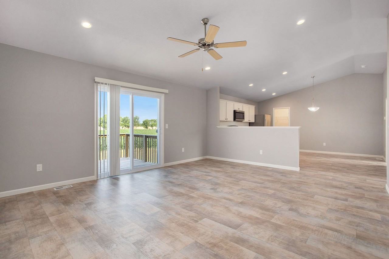 3054 Ivy Wood Cir - Photo 2 of 15