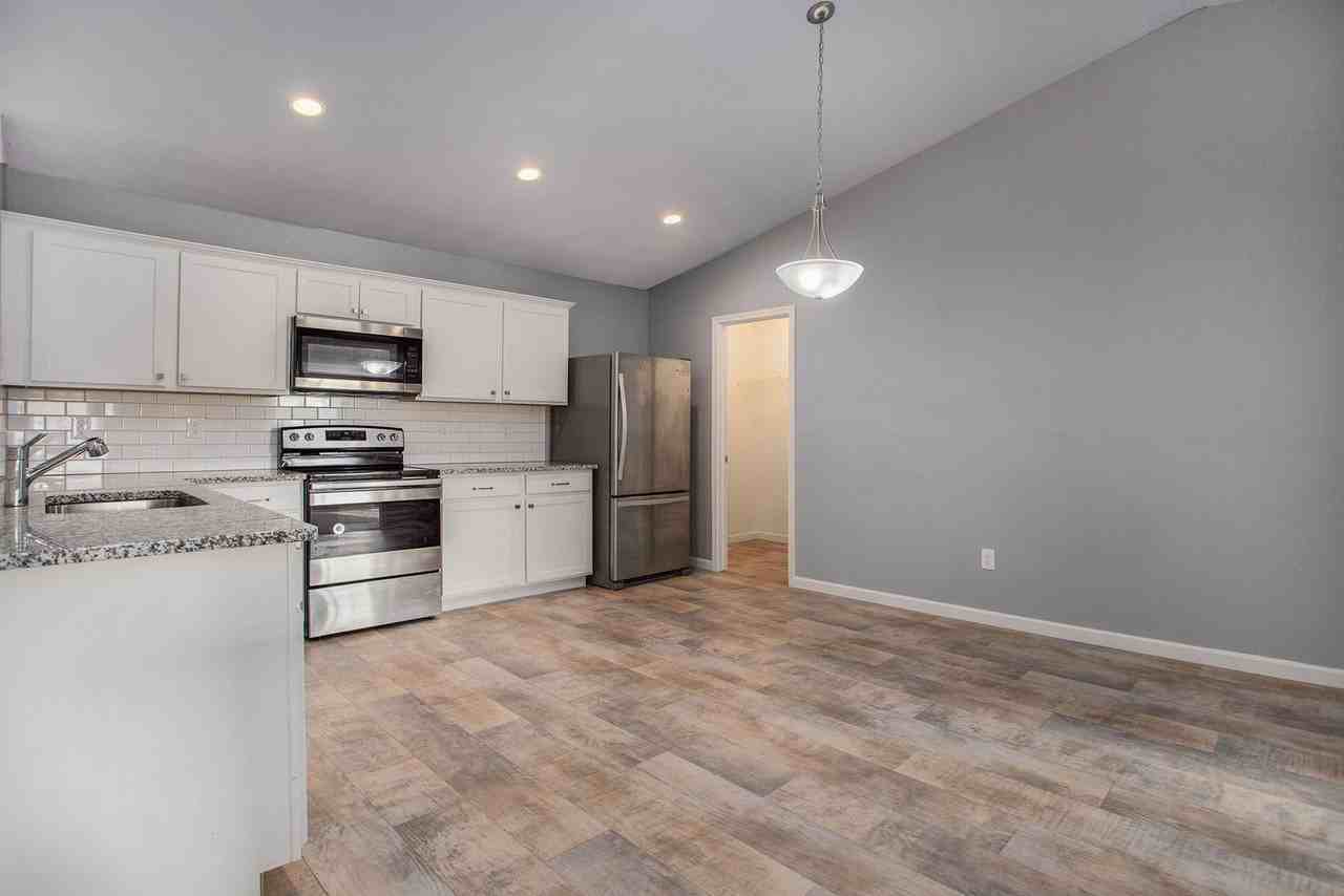 3054 Ivy Wood Cir - Photo 4 of 15