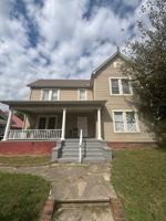 featured image of 2337 E 5th Ave