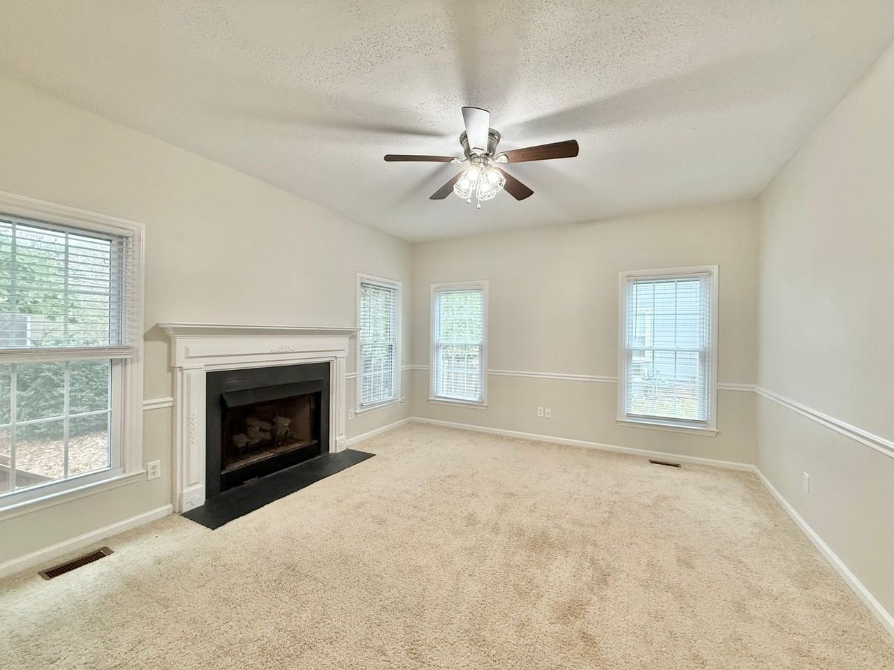 202 Copper Green St - Photo 3 of 35