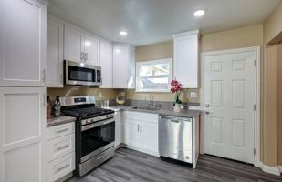 featured image of 414 414 - 418 N. Marengo Ave