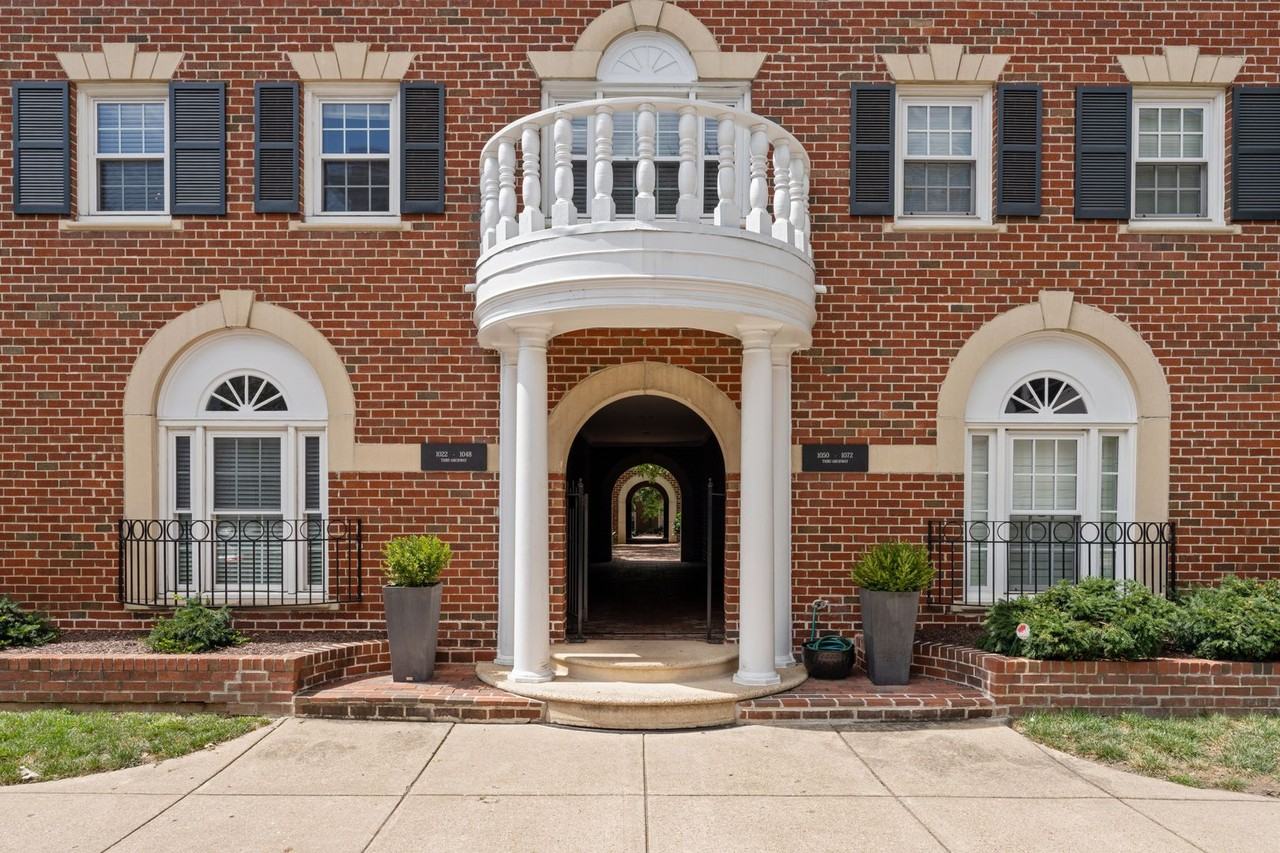 1066 N Royal St - Photo 3 of 30