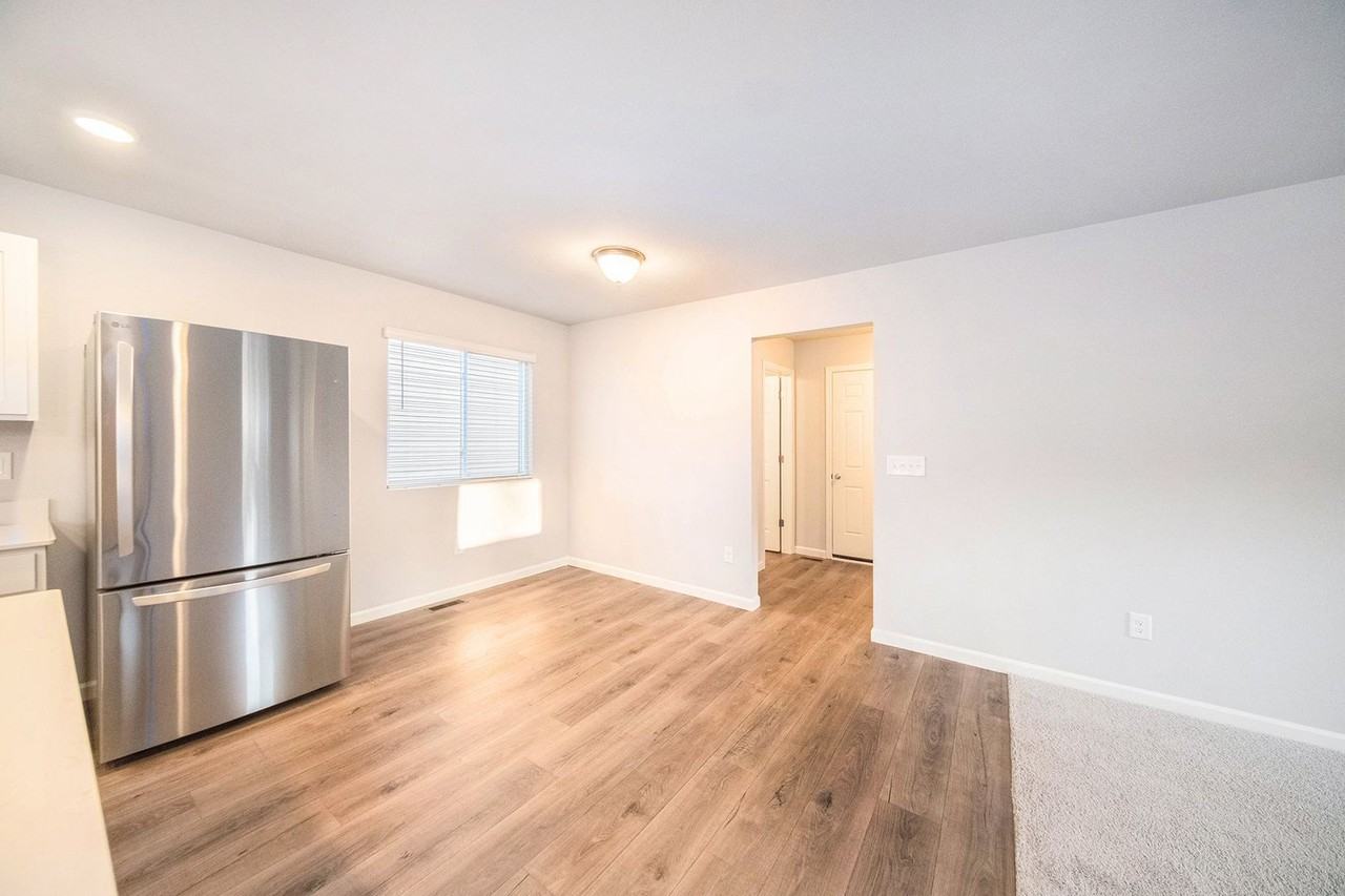 404 N Park Ave - Photo 3 of 20