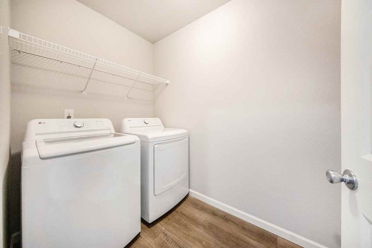404 N Park Ave - Photo 4 of 20