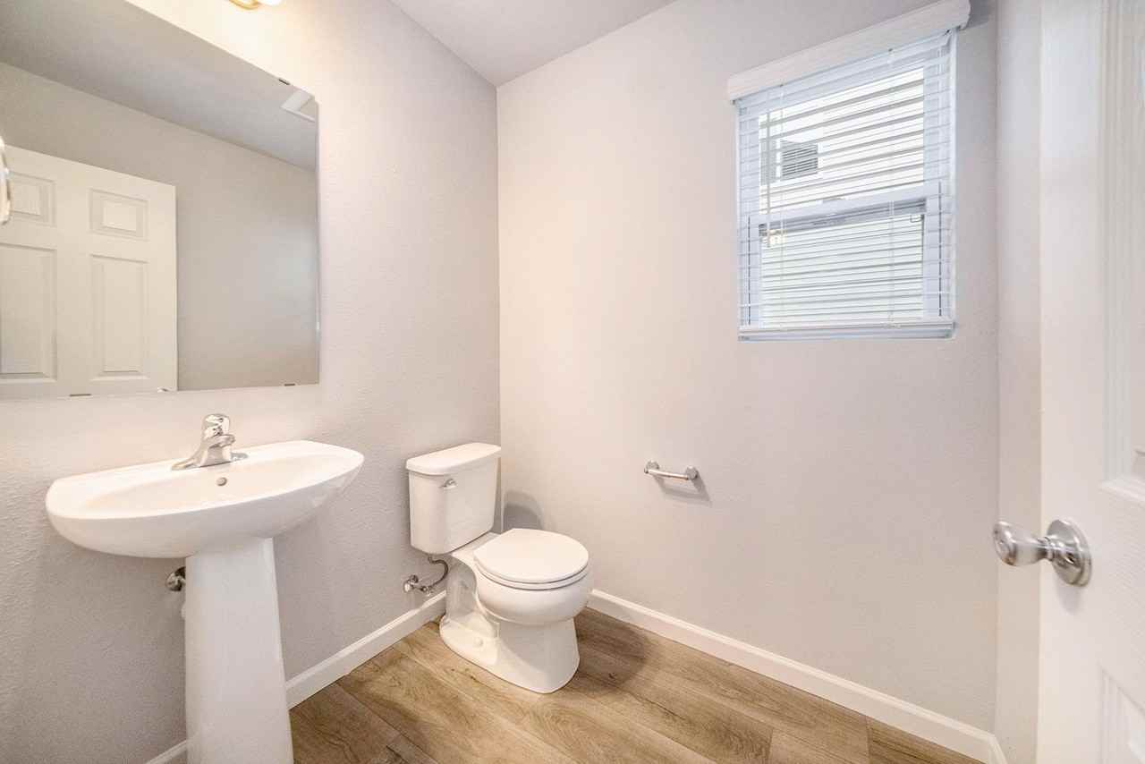 404 N Park Ave - Photo 6 of 20