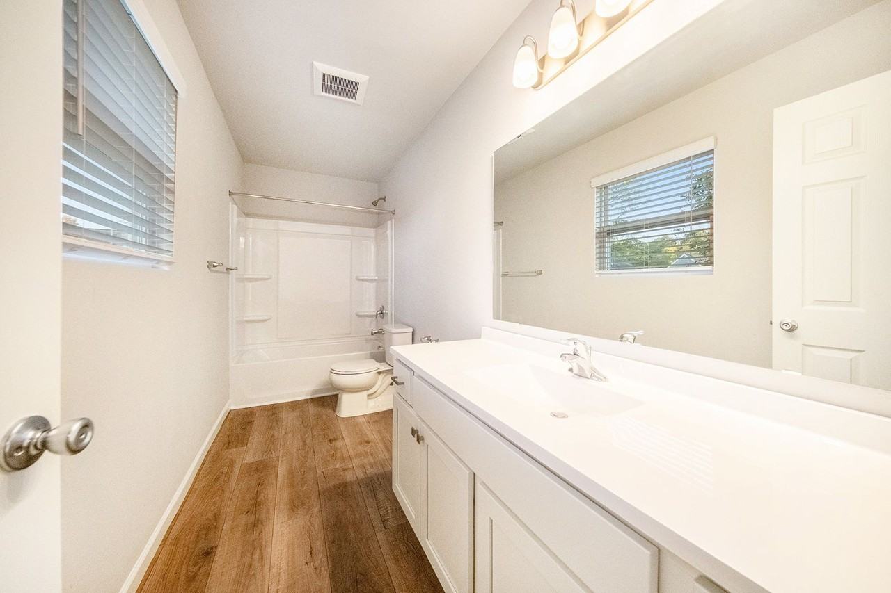 404 N Park Ave - Photo 7 of 20