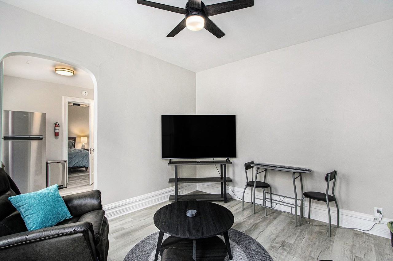 728 W Lovell St #2 - Photo 6 of 18