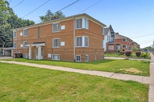 featured image of 18975 18975 - 97 Hilliard Blvd