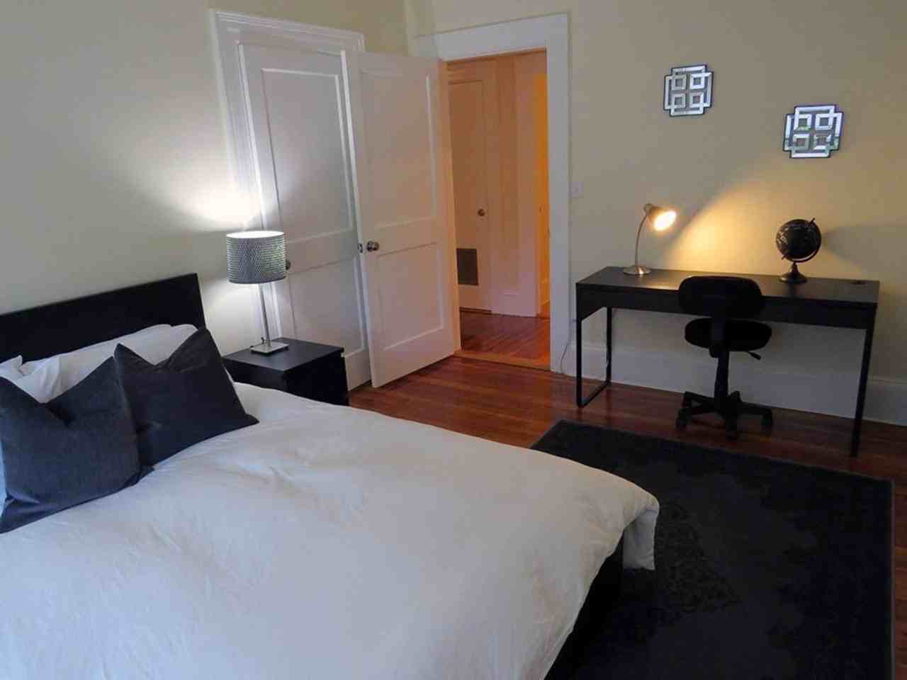 1467 Beacon St - Photo 5 of 10