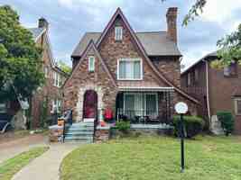 featured image of 17512 Roselawn St