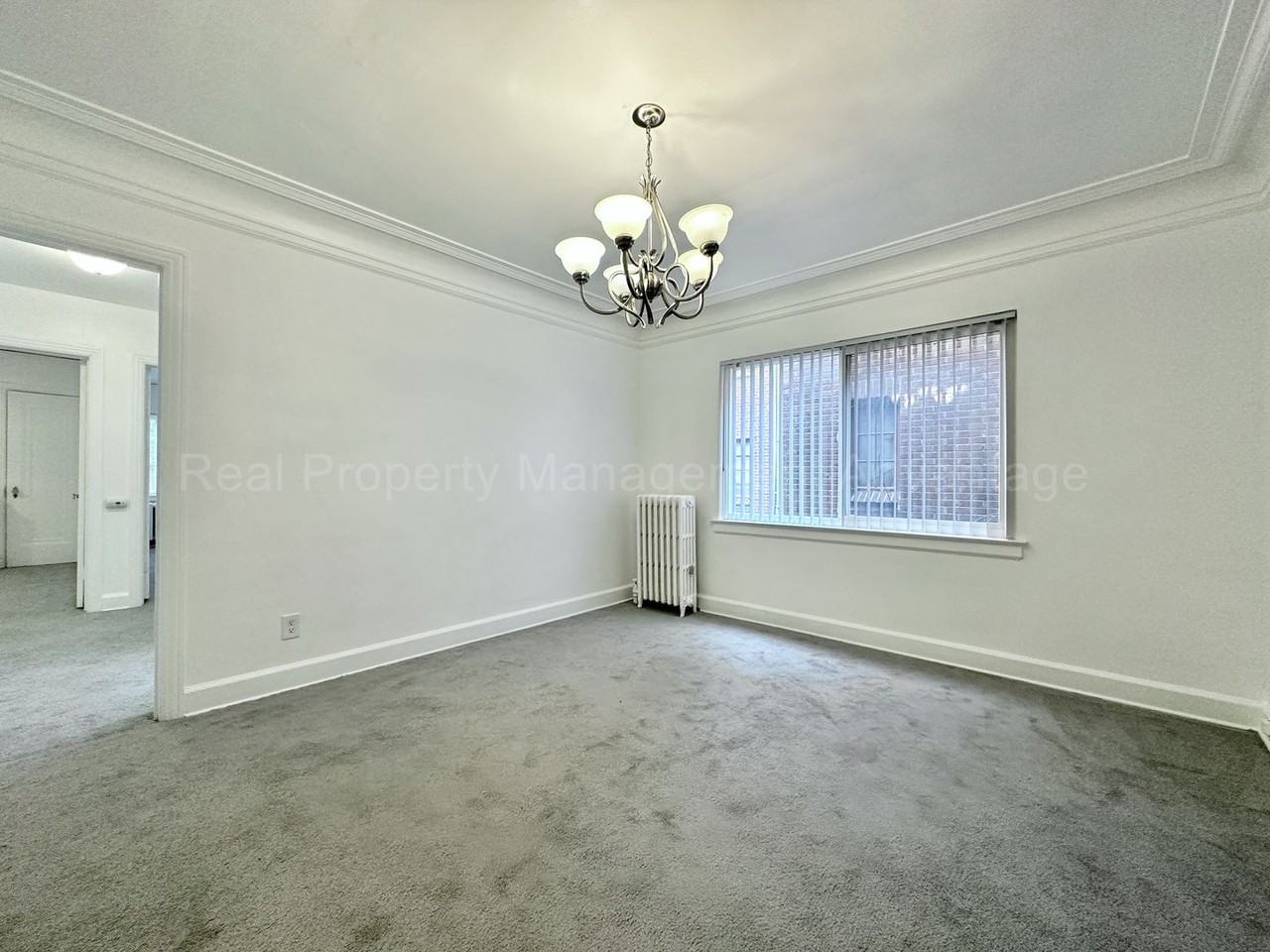 17512 Roselawn St - Photo 6 of 24