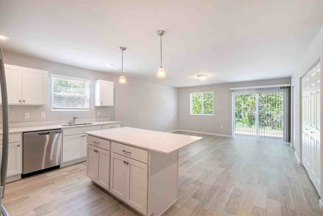 103 Iris Ct - Photo 2 of 18