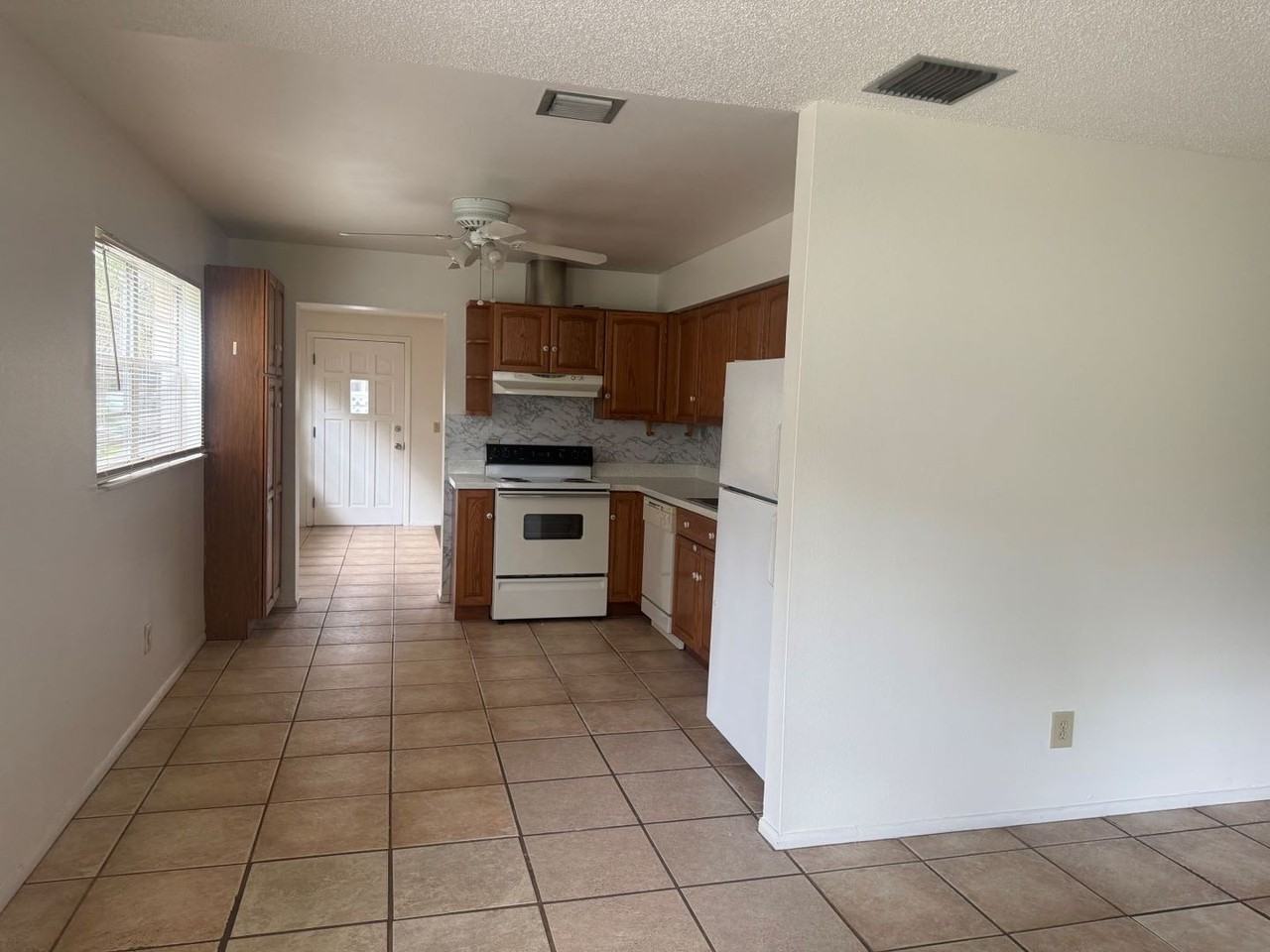 52 6th St - Photo 6 of 16