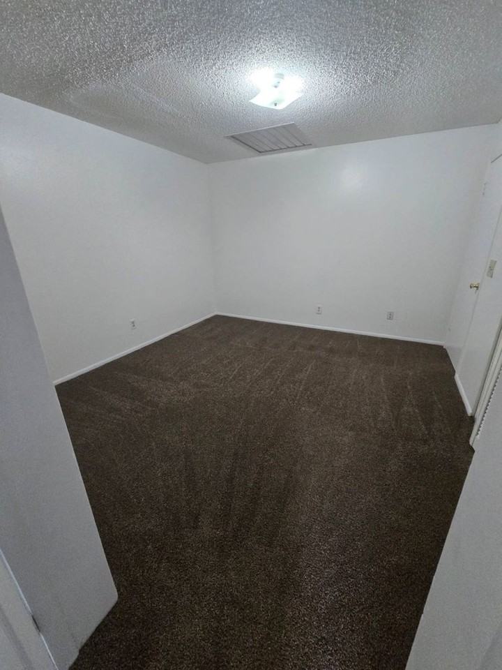 52 6th St - Photo 7 of 16