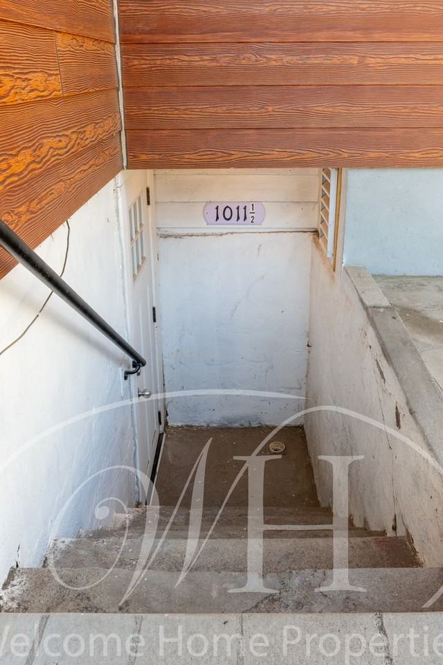 1011 Waverly Street - Photo 3 of 17